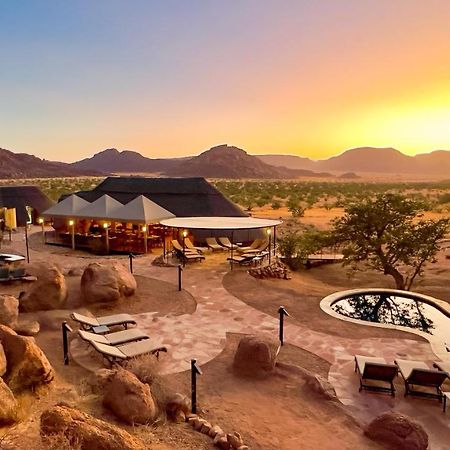 Вилла Twyfelfontein Adventure Camp Khorixas Экстерьер фото