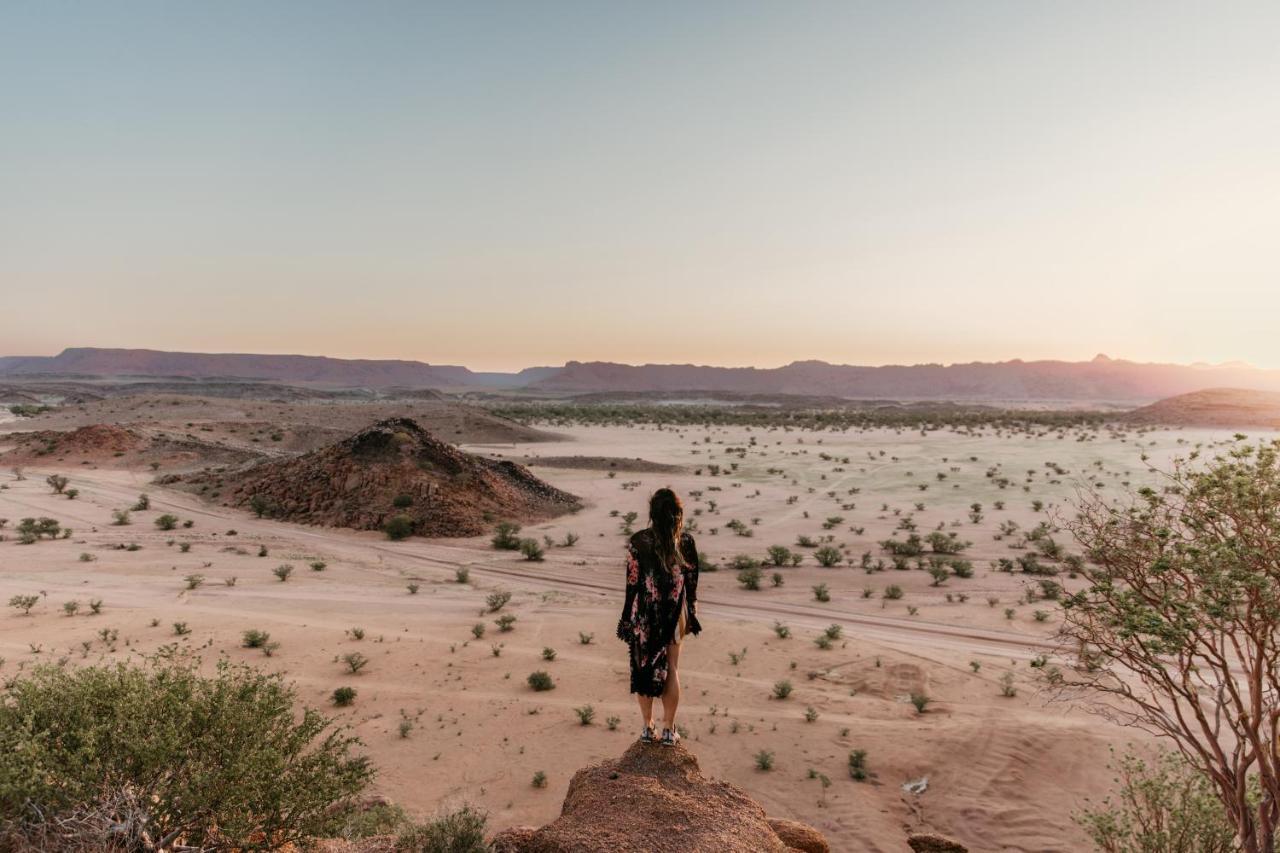 Вилла Twyfelfontein Adventure Camp Khorixas Экстерьер фото