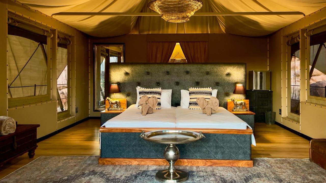 Вилла Twyfelfontein Adventure Camp Khorixas Экстерьер фото