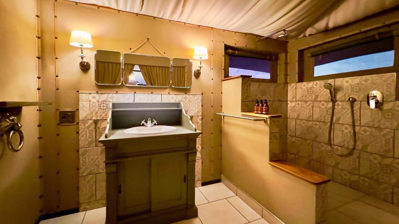 Вилла Twyfelfontein Adventure Camp Khorixas Экстерьер фото