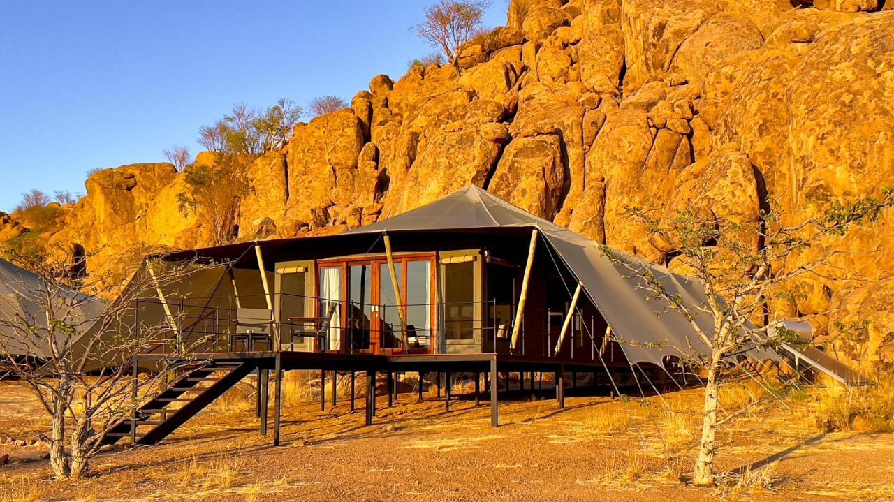 Вилла Twyfelfontein Adventure Camp Khorixas Экстерьер фото