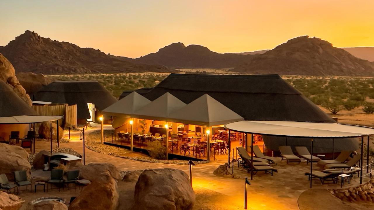 Вилла Twyfelfontein Adventure Camp Khorixas Экстерьер фото