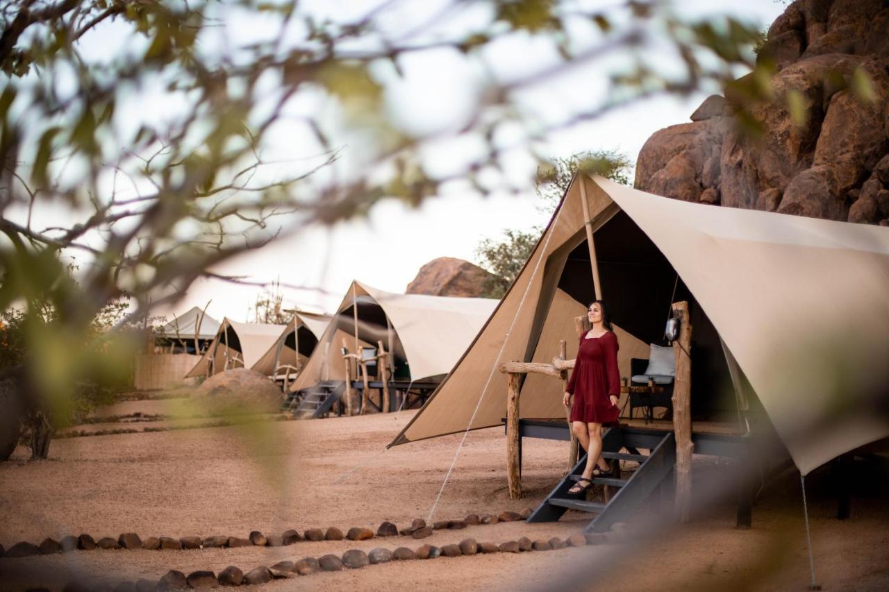 Вилла Twyfelfontein Adventure Camp Khorixas Экстерьер фото
