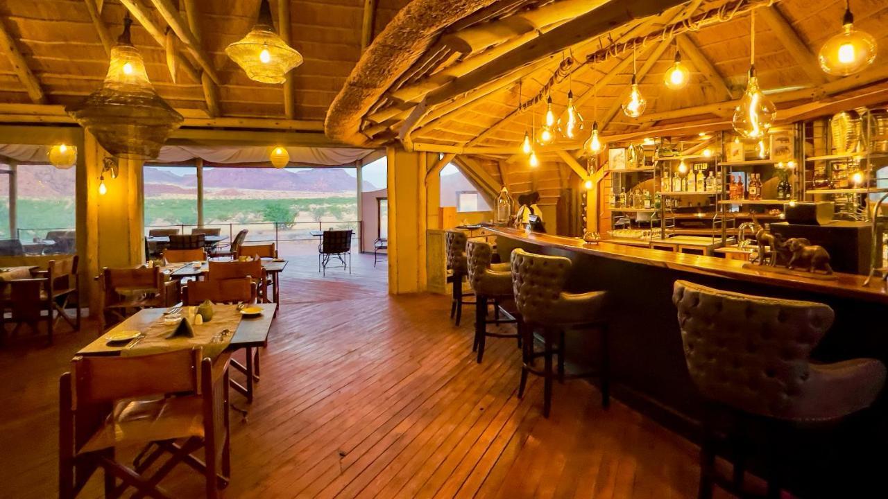 Вилла Twyfelfontein Adventure Camp Khorixas Экстерьер фото