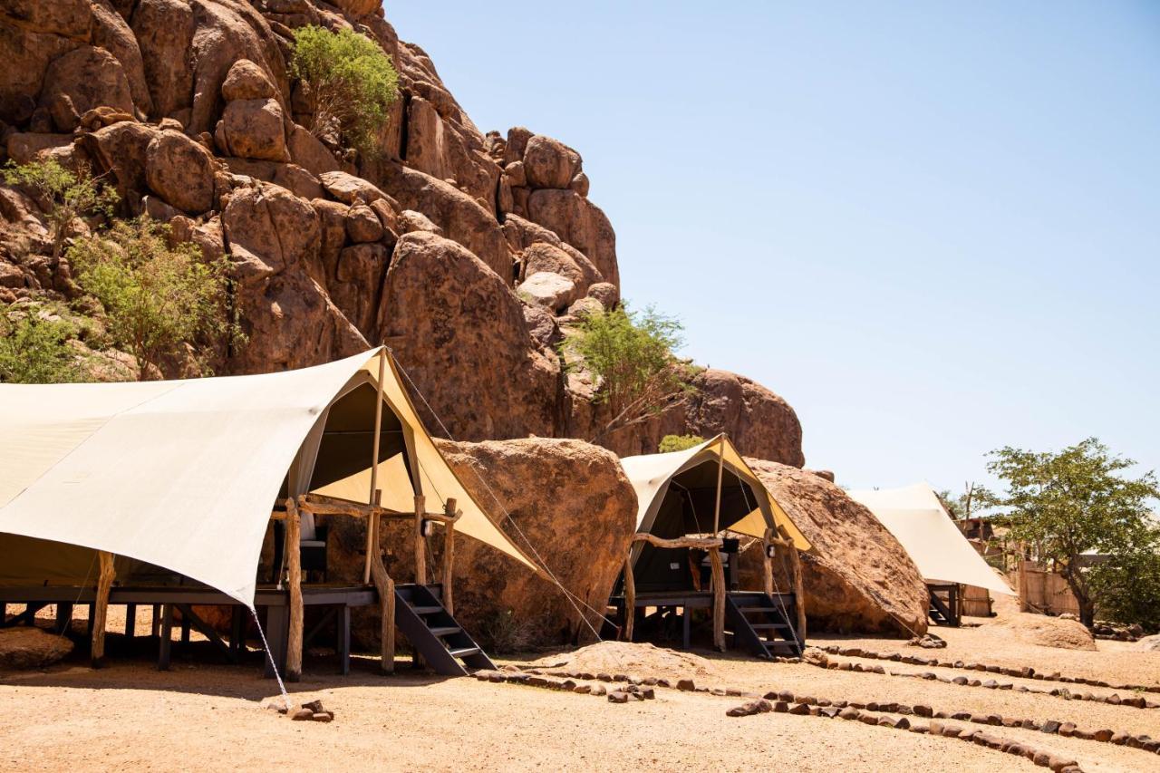 Вилла Twyfelfontein Adventure Camp Khorixas Экстерьер фото
